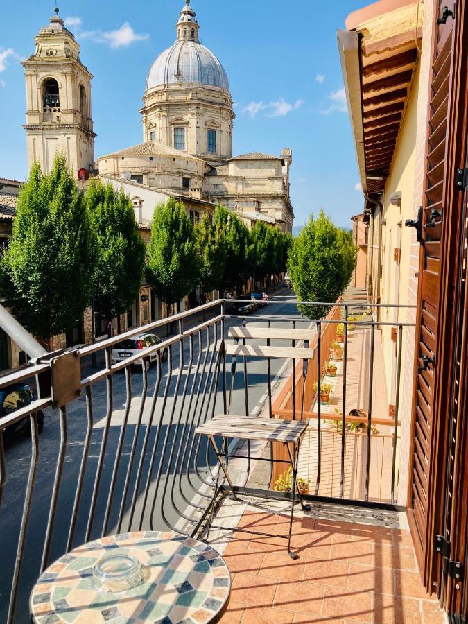 Camere La Basilica Ассізі Екстер'єр фото